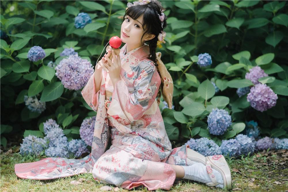 花柒Hana动漫博主角色复刻神人，精致布娃娃般的萌妹子-ACGAI艺图