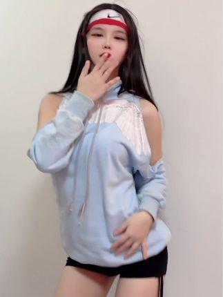 萱福晋微密圈内容作品，受年轻人喜爱的颜值和形象引发讨论-ACGAI艺图