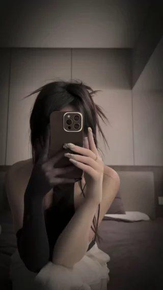抖音网红陈佩奇资源获取攻略，获取她在抖音上的资源-ACGAI艺图