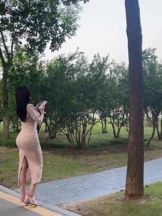 猪小七女帝装图片欣赏，欣赏她穿女帝装的照片-ACGAI艺图