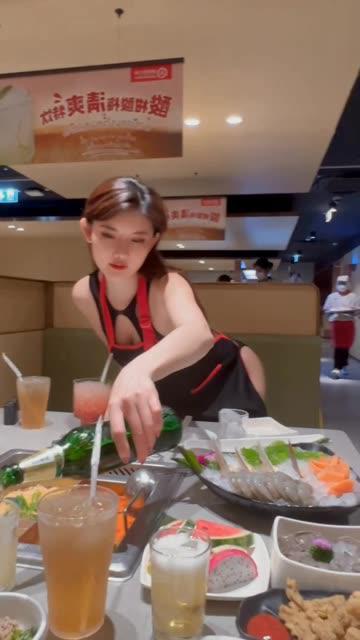 网红就是阿朱啊海底捞完整版图片，欣赏阿朱的美食系列图片-ACGAI艺图
