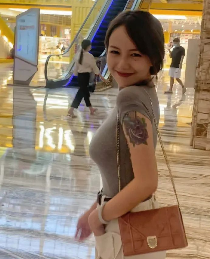洛丽塔大哥les人设出现危机，身陷当三风波-ACGAI艺图