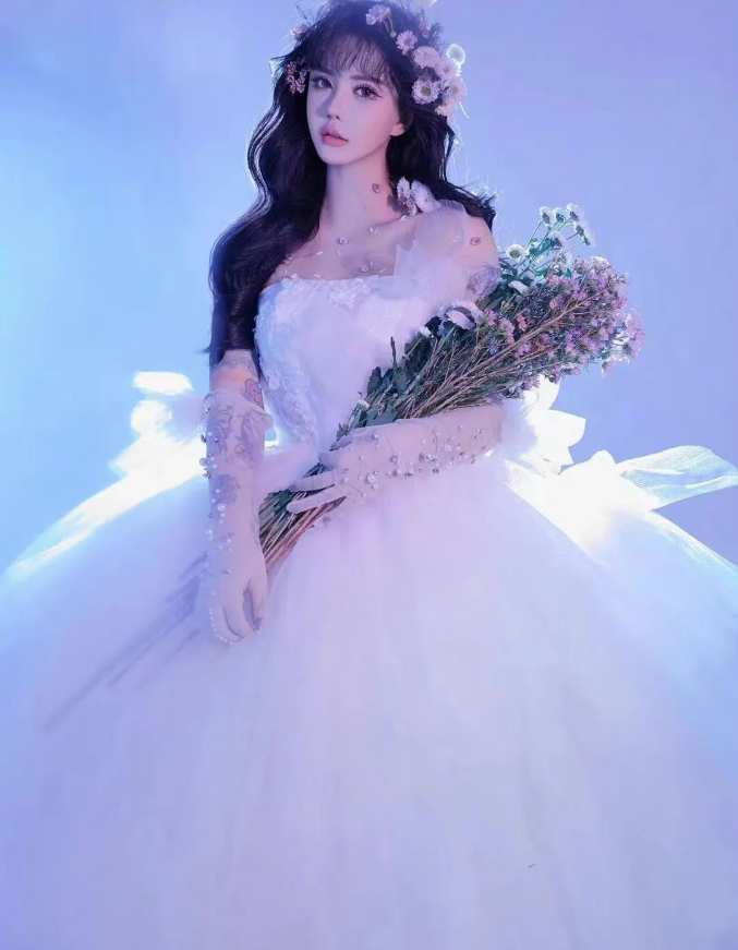 99年女网红韩安冉被曝私生活混乱，如今已离婚三次，曾经参加过变形记-ACGAI艺图