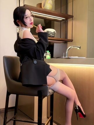 杨晨晨性感黑丝写真图片，性感魅力黑丝诱惑-ACGAI艺图
