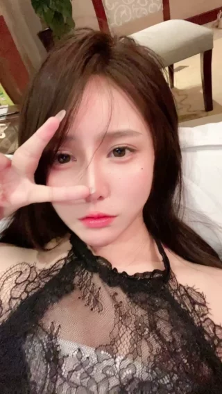 微密圈明星奔跑的晶骡儿超清写真大曝光，镜头前的风采尽显无瑕-ACGAI艺图