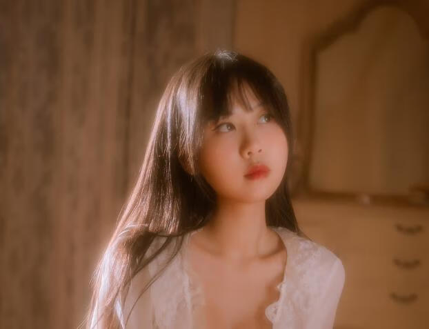 萌芽儿o0《金色套装》作品赏析：白色诱惑，金色璀璨，如梦似幻！-ACGAI艺图