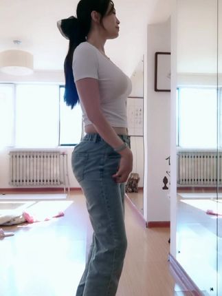 抖音小阿姨 直播热舞整活比肩定制版解析，深入了解定制版热舞的魅力所在-ACGAI艺图