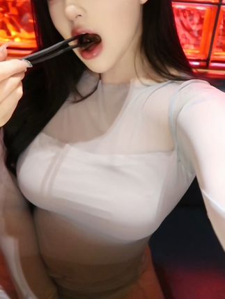 抖音小U优优子撑伞微密图精选作品网友_这身材绝了~（微密圈小u优优子惊艳身材展示）-ACGAI艺图