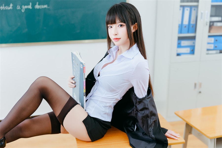 清水由乃教师范十足，放课后辅导学生作业！-ACGAI艺图