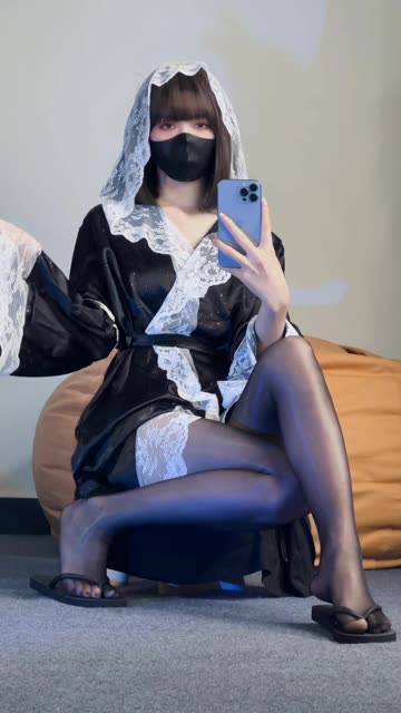 白龙猫女的经典黑丝造型，独具风格，白龙猫女黑丝作品大赏，超有吸引力-ACGAI艺图