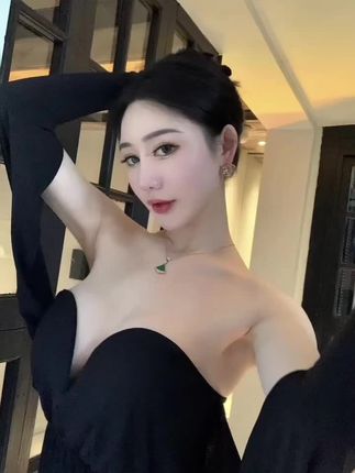 不爱笑的赛琳奶牛女仆写真，微密圈的独特魅力-ACGAI艺图