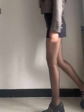 抖音巨恶小锯鳄微密圈，清一色长腿魅力照片分享-ACGAI艺图