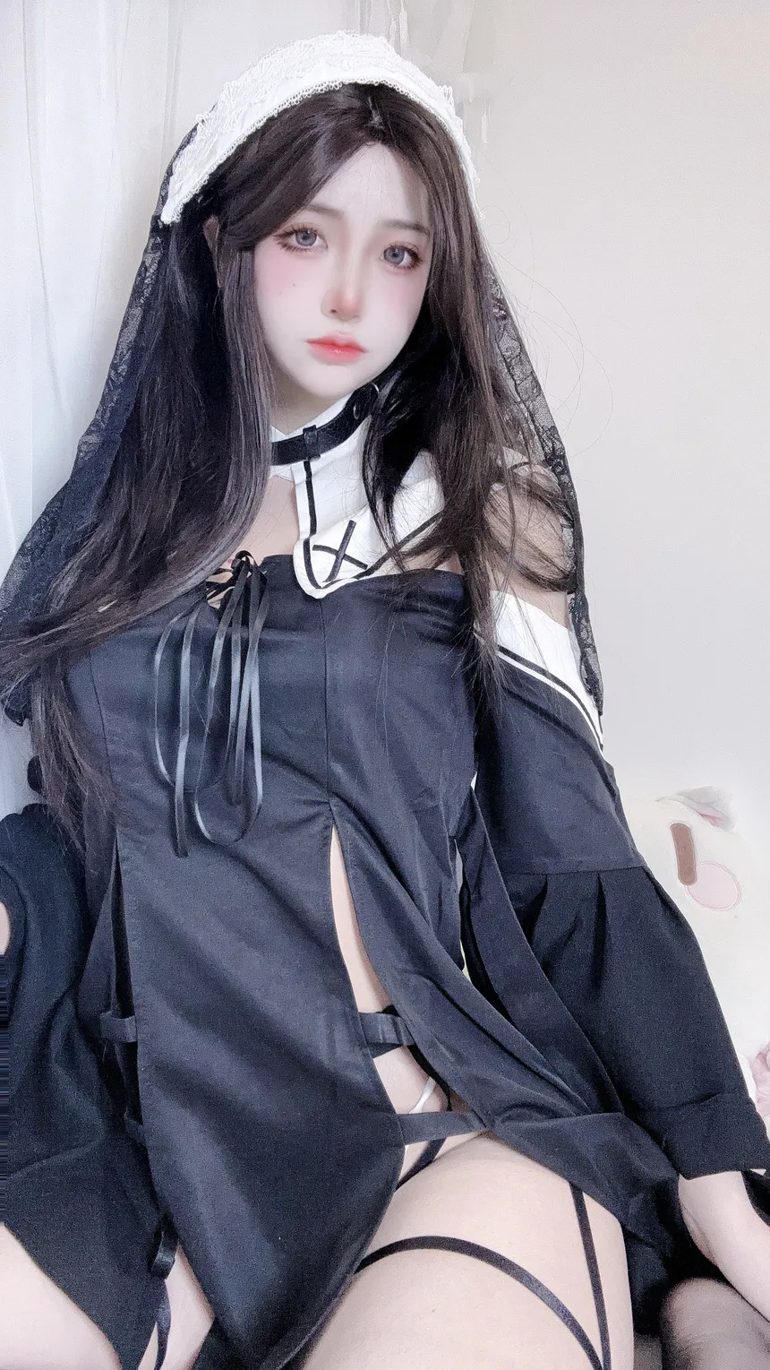 疯猫ss – 修女自拍 化身性感镂空女神-ACGAI艺图