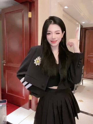 温婉抖音视频全集，网红温婉的精彩图集-ACGAI艺图
