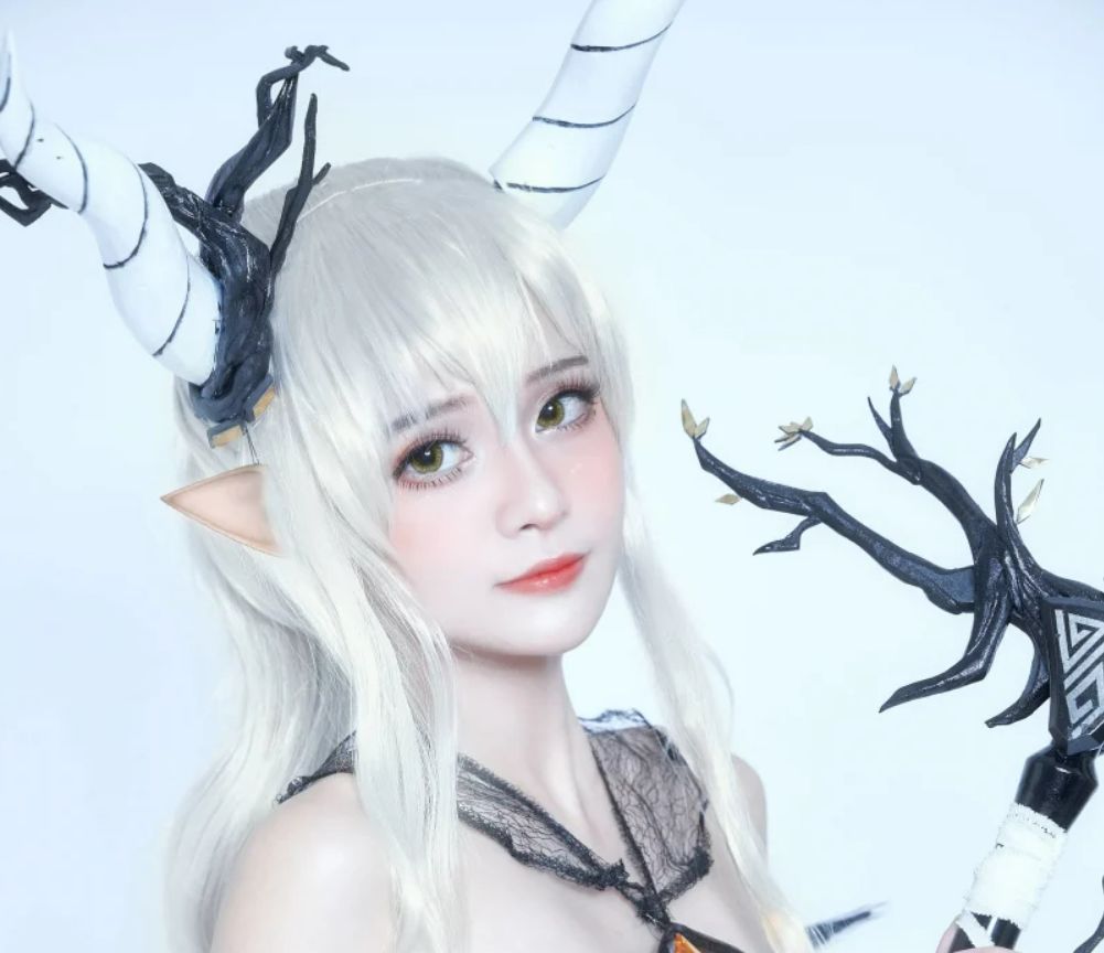 Azami San cosplay明日方舟·闪灵图集作品介绍-ACGAI艺图