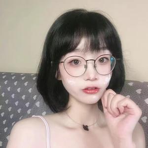胜利的小生活JK裙穿搭热议，微密圈粉丝狂热追捧-ACGAI艺图
