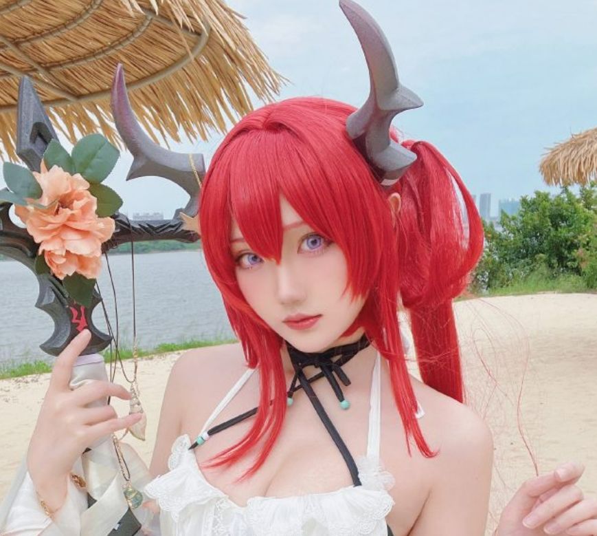 瓜希酱cosplay明日方舟·史尔特尔作品图集，史尔特尔的火焰之舞-ACGAI艺图