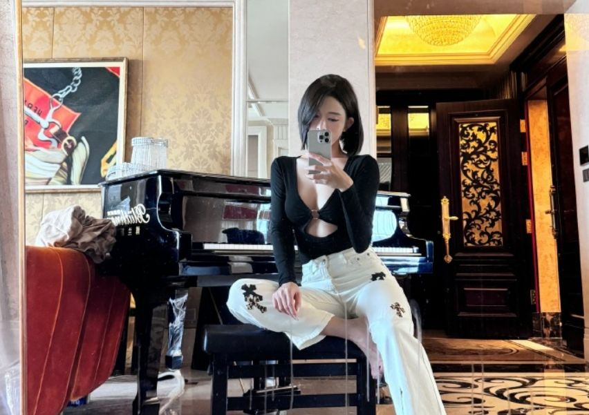 金希儿资料介绍，微密收费图片合集整理-ACGAI艺图