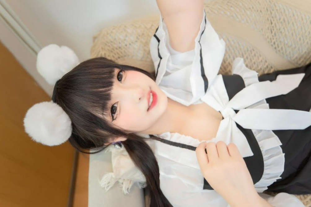 神楽坂真冬cos熊猫女仆·黑色丝袜作品图集大全-ACGAI艺图