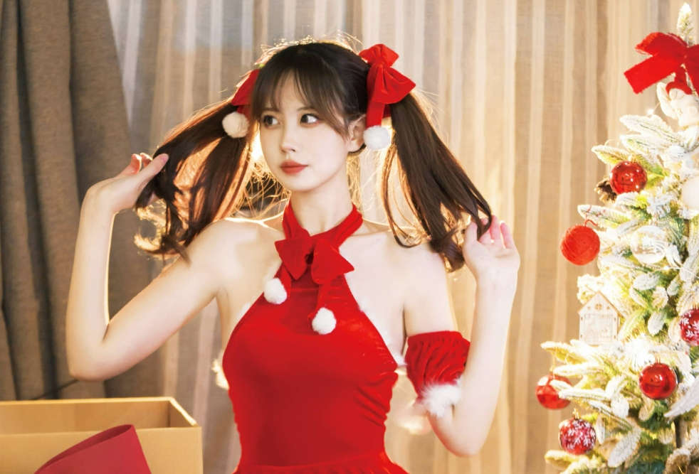 念雪ww cos玫瑰礼物：柔美浪漫与精致细节的唯美呈现-ACGAI艺图