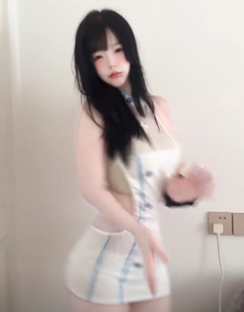探索优雅与魅力：@我挺困啊的铁粉空间付费圈子 -ACGAI艺图