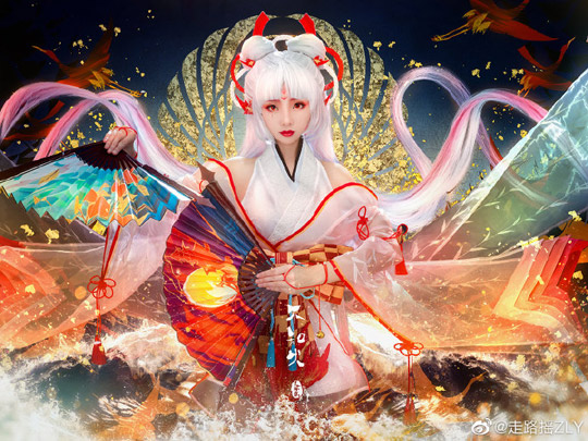 coser走路摇ZLY化身不知火，演绎阴阳师性感歌姬的妩媚风韵-ACGAI艺图