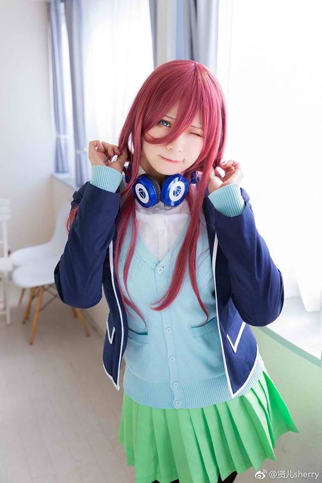 coser@贤儿sherry在漫画《五等分的新娘》化身美丽可爱的中野三玖-ACGAI艺图