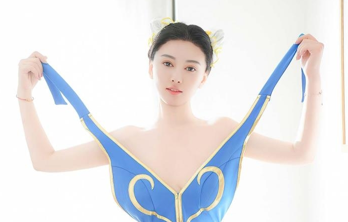 秀人VOL.9252 雅茹老师蓝色妖姬，春立COSPLAY幻想-ACGAI艺图