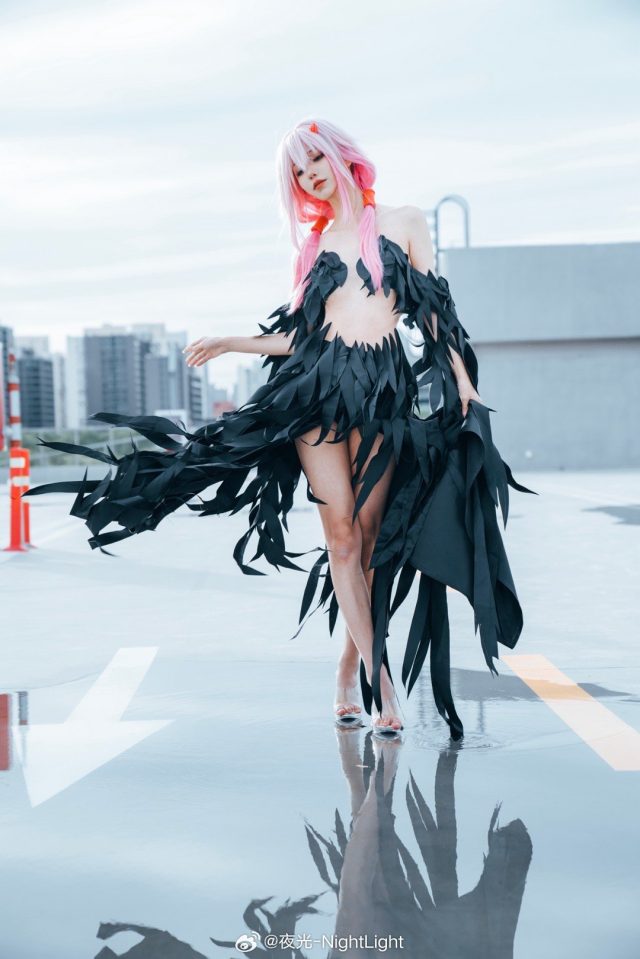 偶像女神的完美再现：夜光-NightLight化身魅力无限的楪祈-ACGAI艺图