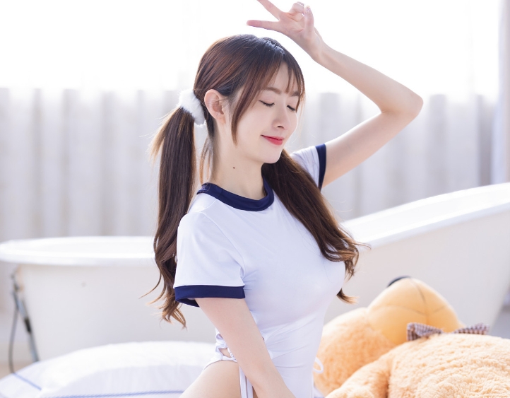 王羽杉吃鸡：从Coser到游戏直播，粉丝互动新体验-ACGAI艺图