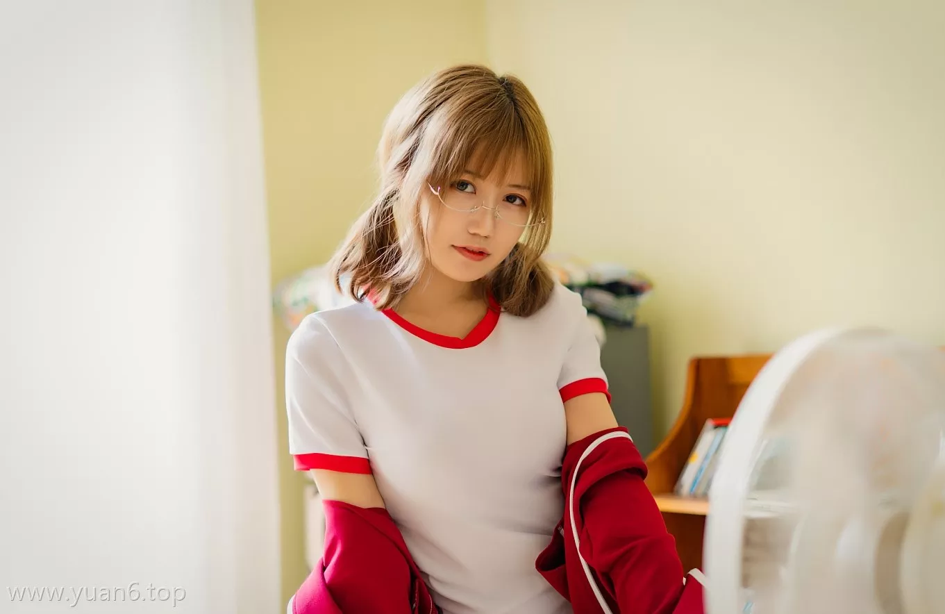 coser小仓千代w红色体操服图片集分享-ACGAI艺图