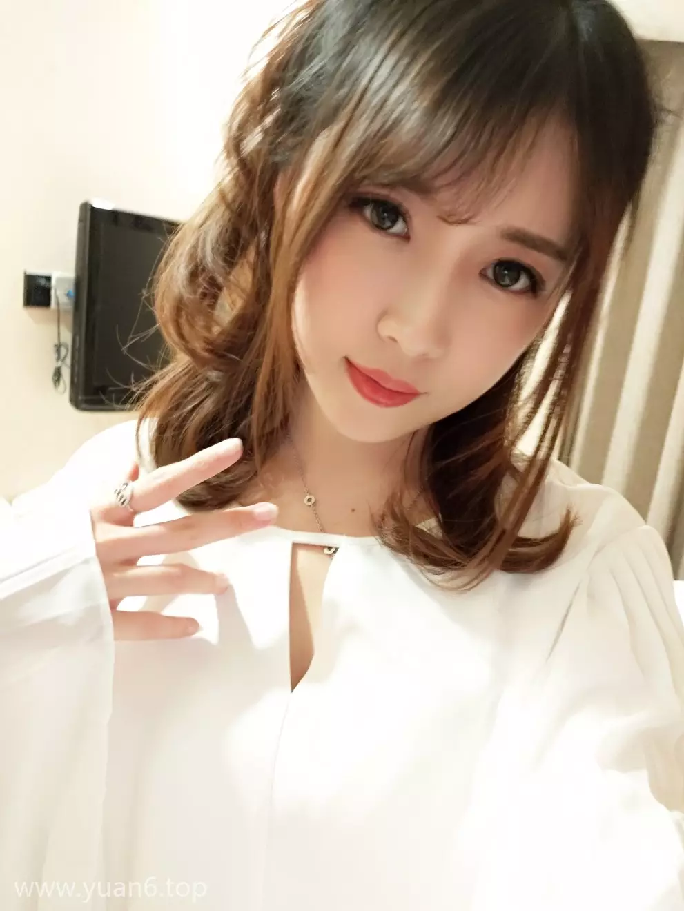 美图欣赏丨Coser小巫女露娜-OL风肤色连裤袜 [40P-189MB]-ACGAI艺图