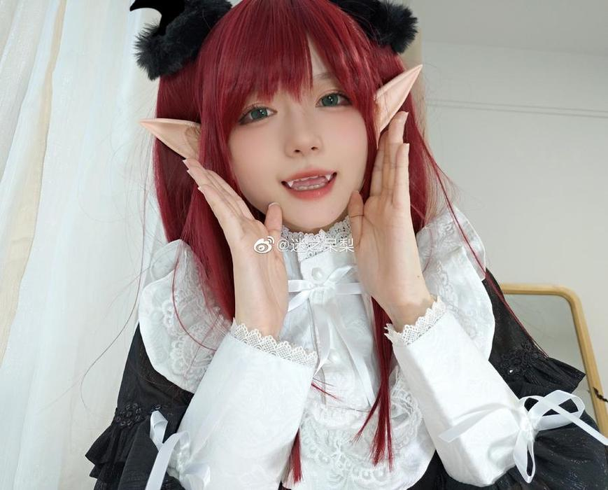 迷之呆梨百度网盘，一位热爱cosplay的年轻女孩-ACGAI艺图