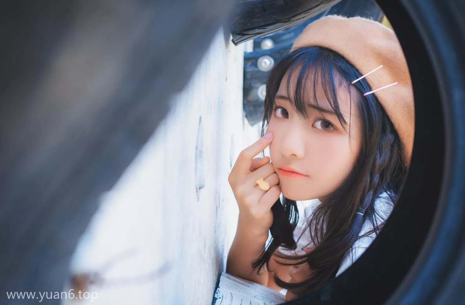 美图欣赏丨Coser西呱呀呀呀(西瓜少女)-白云森林短袖[39P-408MB]-ACGAI艺图