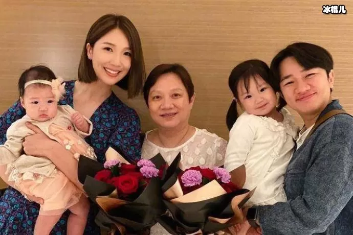 王祖蓝夫妇齐逛街被群嘲像路人,网友:不是说怀孕了? 第1张 王祖蓝夫妇齐逛街被群嘲像路人,网友:不是说怀孕了? 第1张