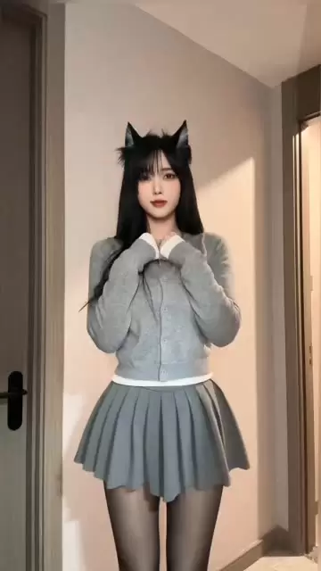 抖音网红琳铛高清图片赏析，欣赏她高清的网红形象-ACGAI艺图