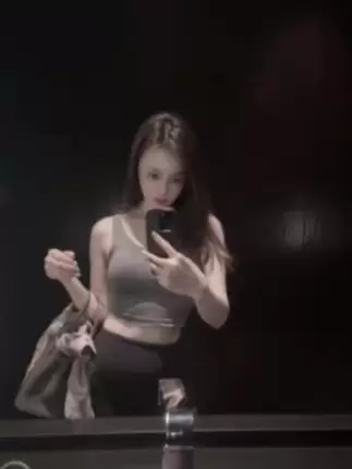 陈大小姐的魅力照片分享，领略她的迷人风采-ACGAI艺图
