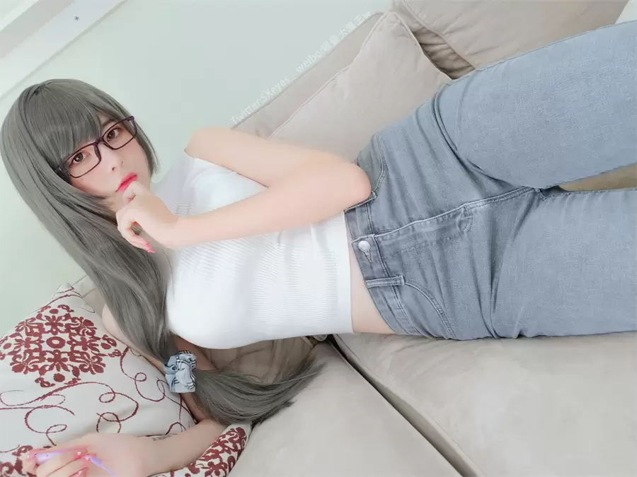 眼酱大魔王w写真图片在线欣赏，感受她的魅力-ACGAI艺图