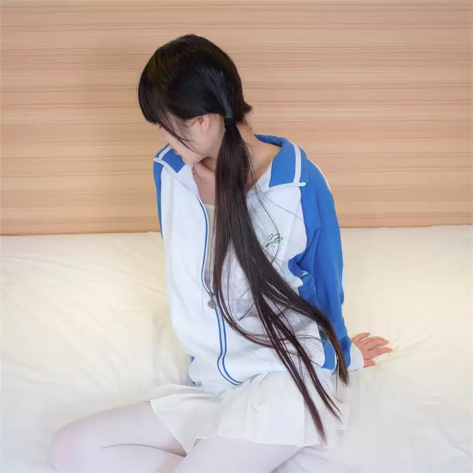西尔酱白色连裤袜校服、白丝校服欣赏、校服白资源-ACGAI艺图