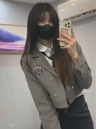 抖音网红刘雅萌微密圈热门视频曝光，粉丝狂热追捧-ACGAI艺图