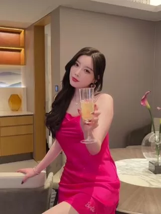 杨晨晨绝美写真合辑，绝美姿态倾城容颜-ACGAI艺图
