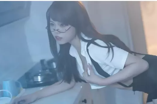 七月喵子：纯欲的辣妹子也惹人爱-ACGAI艺图
