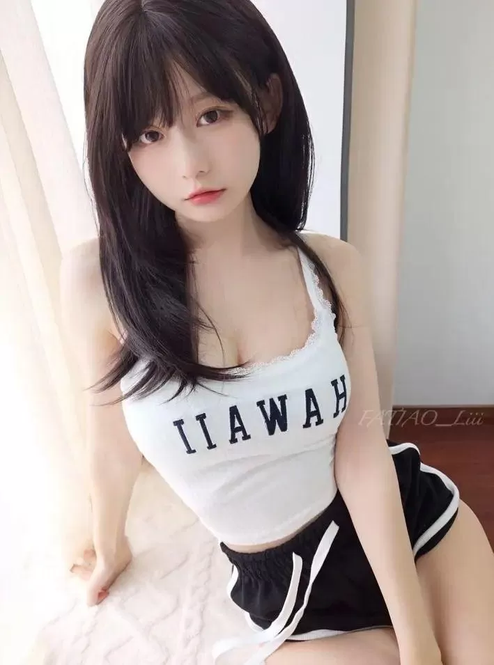 迷之呆梨：多才多艺的coser，风格艳丽多姿-ACGAI艺图