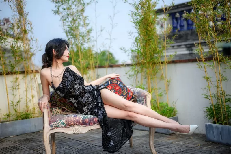 秋和柯基的美图分享：尼禄旗袍少女带来骄傲与魅力！-ACGAI艺图