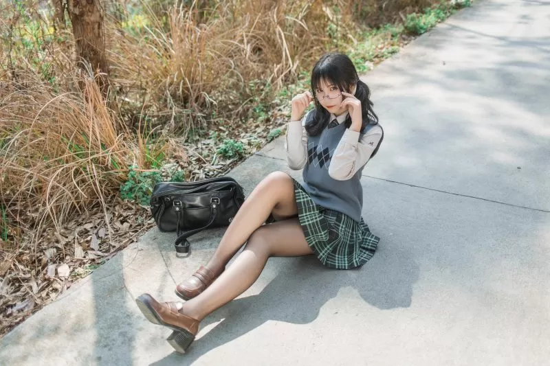 逐月su乡间小路：JK少女与自然的诗意邂逅-ACGAI艺图