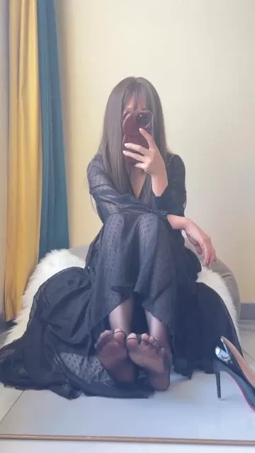 张思允Nice微密圈写真下载，制服黑丝系列-ACGAI艺图