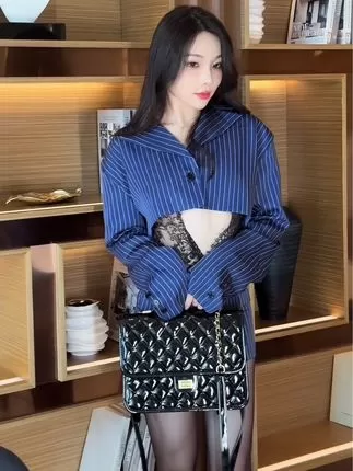 徐莉芝Booty制服写真秀，徐莉芝Booty制服写真全集-ACGAI艺图