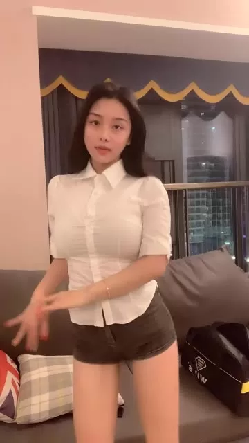 抖音奶雯微密圈付费资源什么梗？从清纯到震撼反差-ACGAI艺图