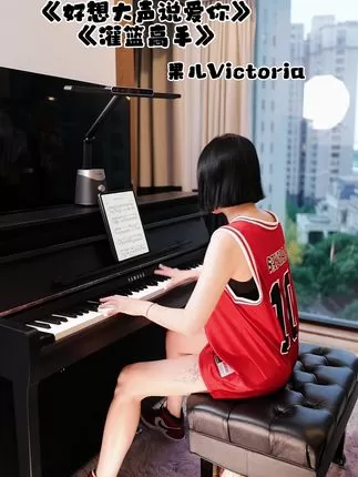 果儿Victoria的旅拍写真，御姐气质与自然美的完美结合-ACGAI艺图