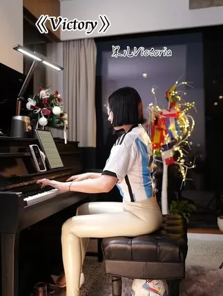 果儿 Victoria 抖音音乐人个人介绍，御姐风采与音乐才华并存-ACGAI艺图